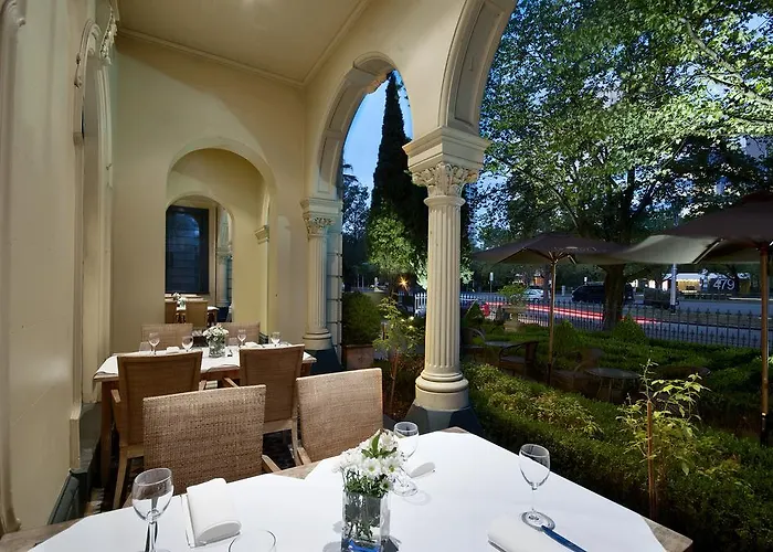 Hotel Charsfield Melbourne
